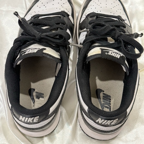 black and white dunks size 6.5